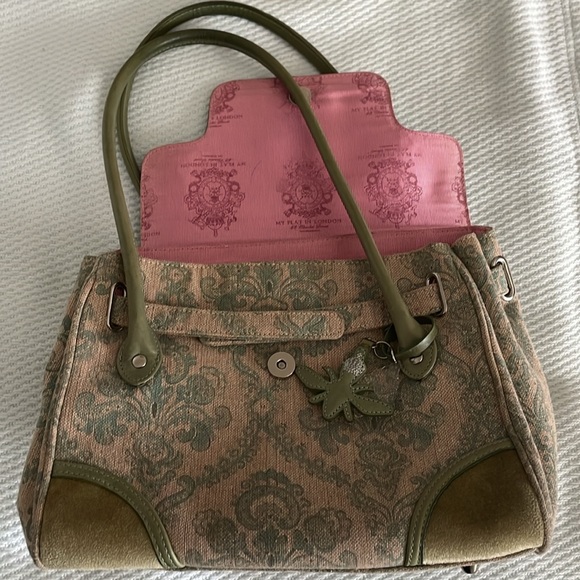 [My Flat in London] UPDATE:Tapestry handbag with rhinestone crown and bag charms - Picture 7 of 9